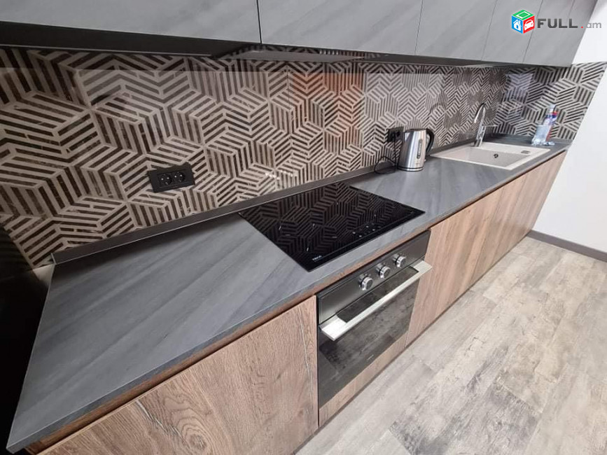 AK6006  Վարձով 3 սենյականոց բնակարան  նորակառույց շենքում Սասնա Ծռերի փողոցում