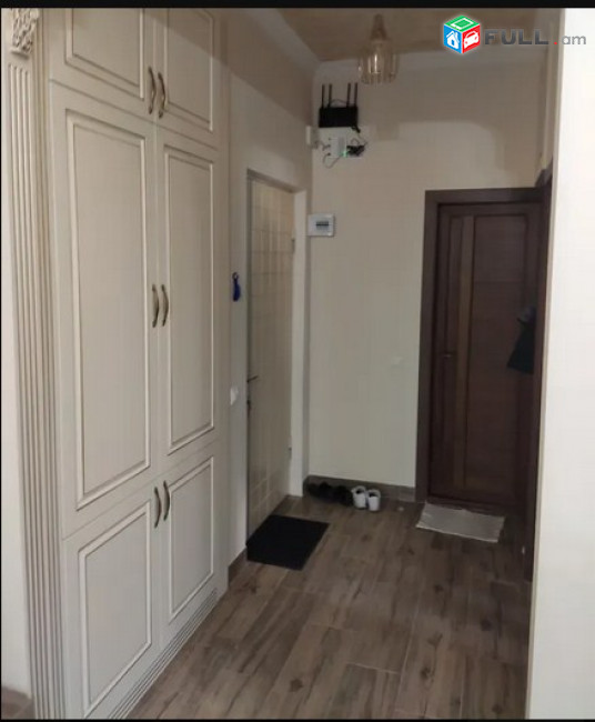 AK6039  Վարձով 3 սենյականոց բնակարան  Արամ Խաչատրյանի փողոցում