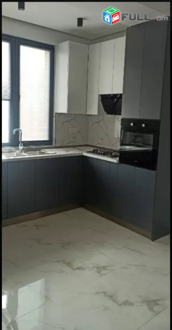 AK6058  Վարձով 3 սենյականոց բնակարան  Արղության փողոցում