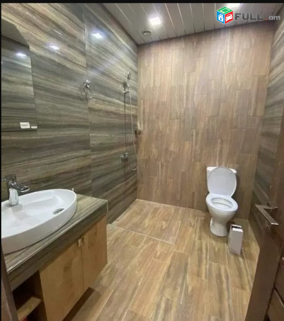 AK6068   Վարձով 2 սենյականոց բնակարան նորակառույց շենքում  Երզնկյան փողոցում