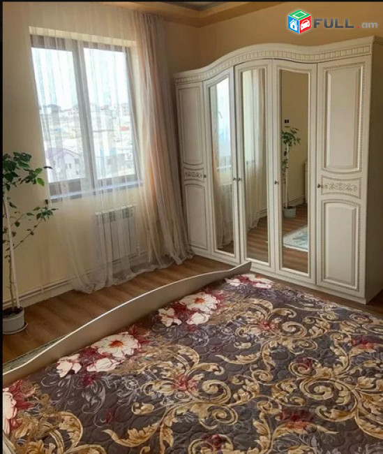AK6075  Երեք հարկանի քարե տուն Դավիթ Բեկի փողոցում Նոր Նորքում, 320 ք.մ., 2 սանհանգույց