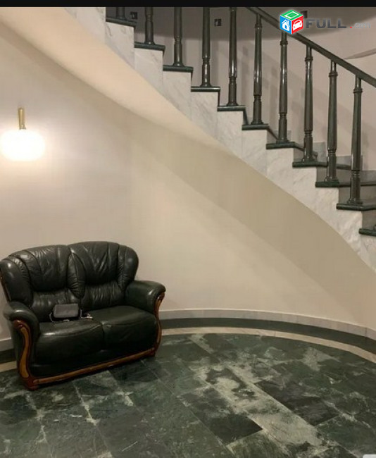 AK6077 Երկու հարկանի քարե տուն Նոր Նորքում, 800 ք.մ., 2 սանհանգույց, եվրովերանորոգված