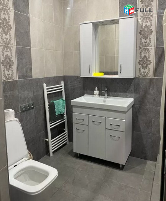 AK6098  Վարձով 3 սենյականոց բնակարան նորակառույց շենքում  Ռոստոմի փողոցում