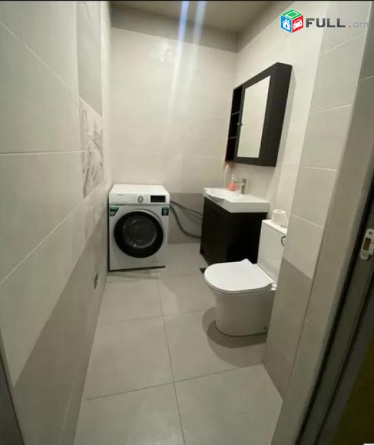 AK6098  Վարձով 3 սենյականոց բնակարան նորակառույց շենքում  Ռոստոմի փողոցում