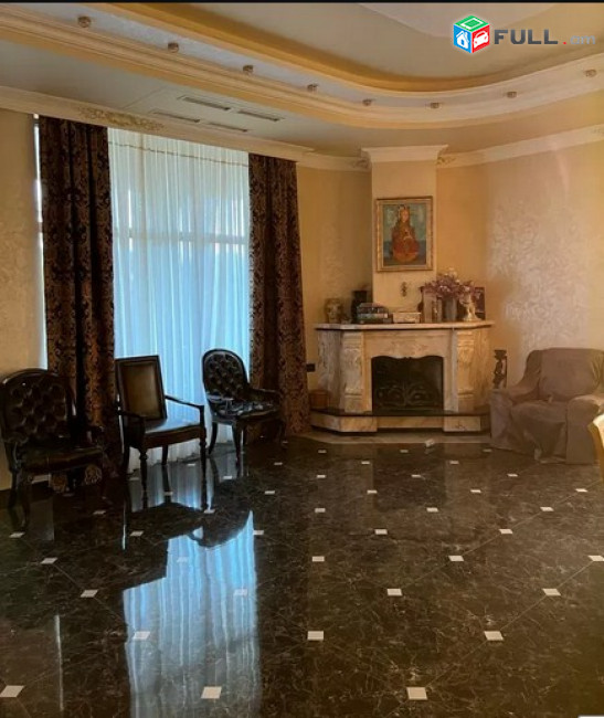AK7002  Երեք հարկանի տուն Պարույր Սևակ թաղ 13-րդ փողոցում Ավանում, 650 ք.մ., 3+ սանհանգույց