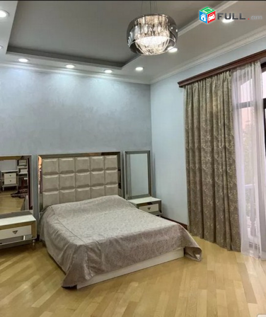 AK7002  Երեք հարկանի տուն Պարույր Սևակ թաղ 13-րդ փողոցում Ավանում, 650 ք.մ., 3+ սանհանգույց