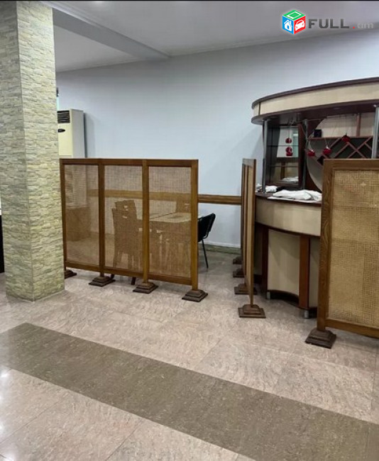 AK7027  Գրասենյակային տարածք Գրիբոյեդովի փողոցում Արաբկիրում, 200 ք.մ.
