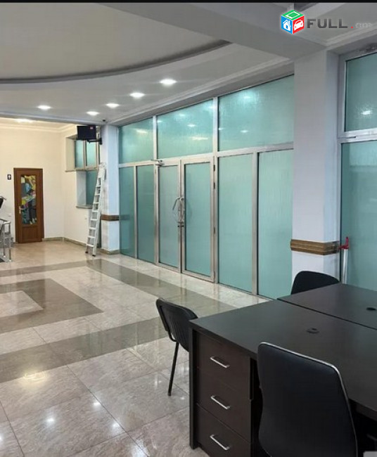 AK7027  Գրասենյակային տարածք Գրիբոյեդովի փողոցում Արաբկիրում, 200 ք.մ.