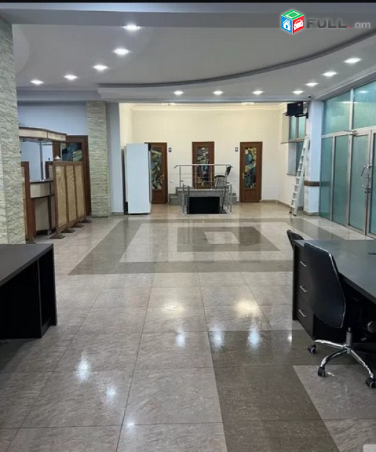 AK7027  Գրասենյակային տարածք Գրիբոյեդովի փողոցում Արաբկիրում, 200 ք.մ.