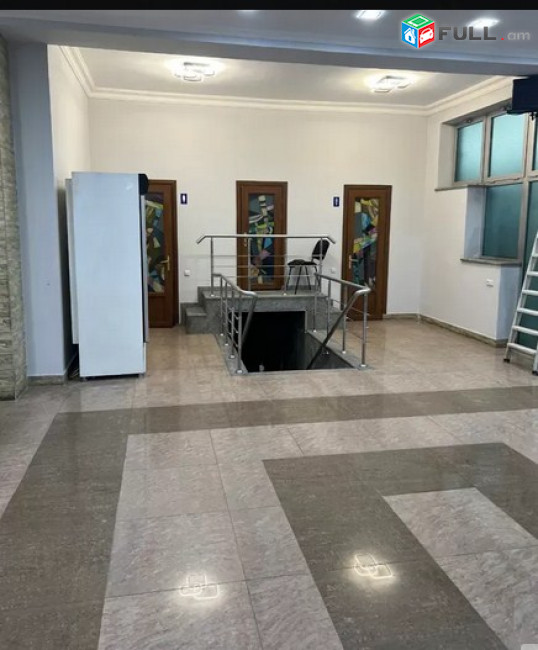 AK7027  Գրասենյակային տարածք Գրիբոյեդովի փողոցում Արաբկիրում, 200 ք.մ.