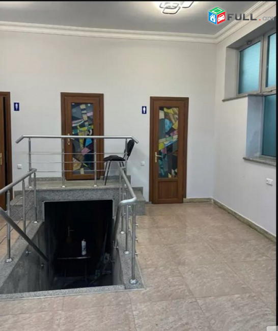 AK7027  Գրասենյակային տարածք Գրիբոյեդովի փողոցում Արաբկիրում, 200 ք.մ.