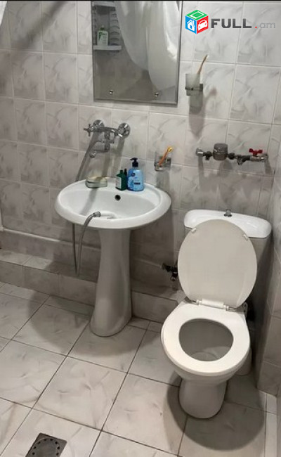 AK7028  Վարձով 2 սենյականոց բնակարան  Լենինգրադյան փողոցում