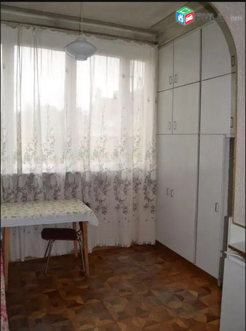 AK7031  Վարձով 2 սենյականոց բնակարան   Երզնկյան փողոցում