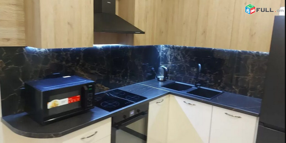 AK7090   Վարձով 3 սենյականոց բնակարան նորակառույց  Վարդանանց փողոցում