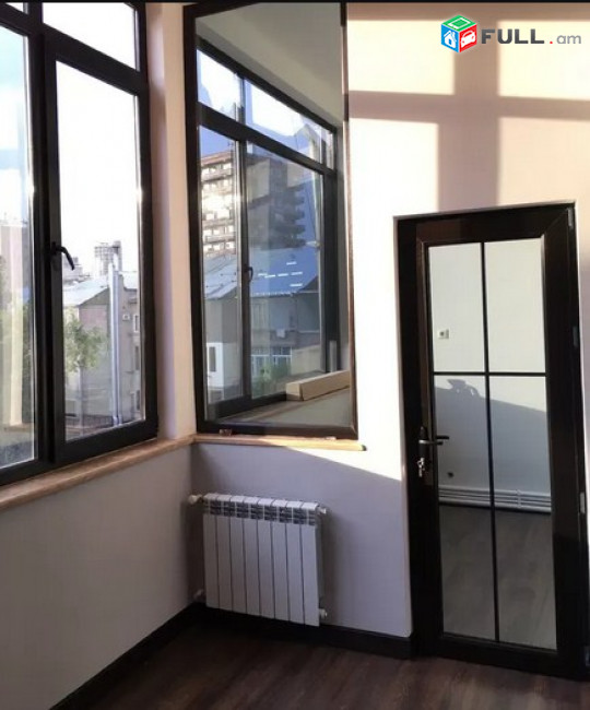 AK8001  Վարձով 2 սենյականոց բնակարան  Պարոնյան փողոցում