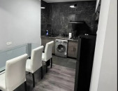 AK8002  Վարձով 2 սենյականոց բնակարան Ամիրյան փողոցում
