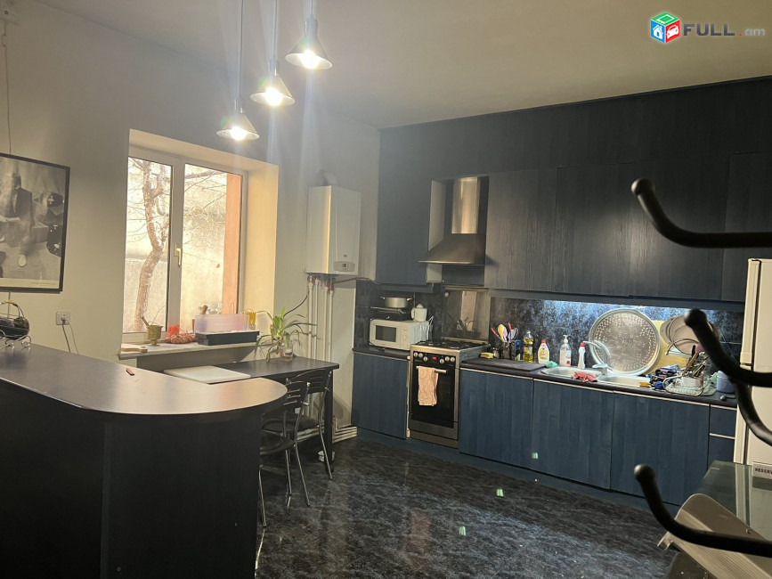 AK8015  Երկու հարկանի քարե տուն, Նորք-Մարաշ վարչական շրջան Նորք Մարաշում