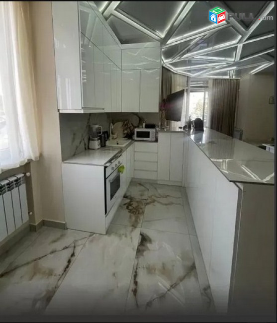 AK8037  Վարձով 2 սենյականոց բնակարան նորակառույց շենքում Նաիրի Զարյան փողոցում