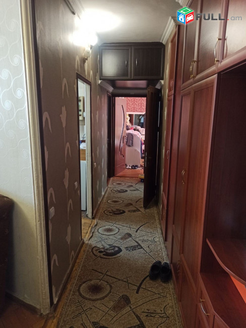 AK8056  Վարձով 3 սենյականոց բնակարան  16 թաղամաս