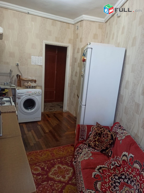 AK8056  Վարձով 3 սենյականոց բնակարան  16 թաղամաս