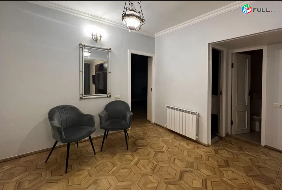 AK8059 Վարձով 3 սենյականոց բնակարան Պուշկինի փողոցում 