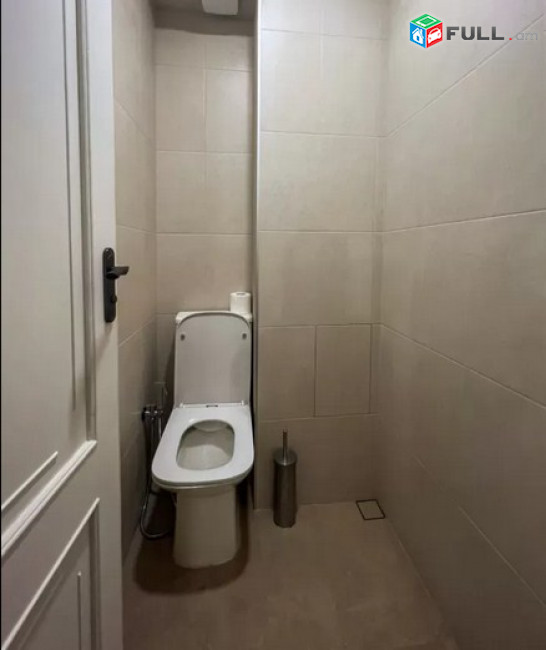 AK8059 Վարձով 3 սենյականոց բնակարան Պուշկինի փողոցում 