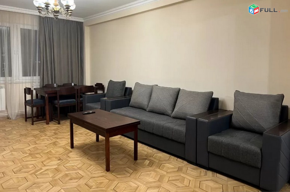 AK8059 Վարձով 3 սենյականոց բնակարան Պուշկինի փողոցում 