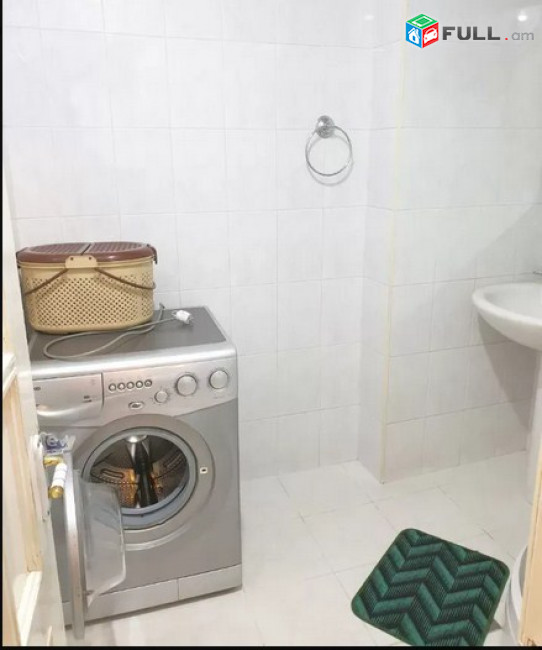 AK8097  Վարձով 3 սենյականոց բնակարան  Մոսկովյան փողոցում