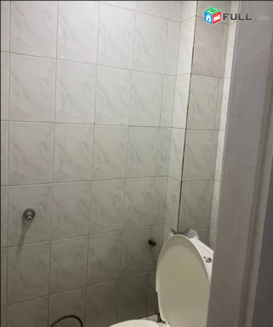 AK8099 Վարձով 3 սենյականոց բնակարան  Խանջյան փողոցում