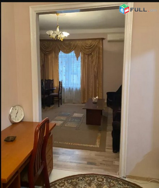 AK8099 Վարձով 3 սենյականոց բնակարան  Խանջյան փողոցում