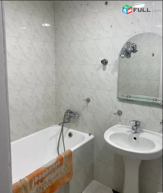 AK8099 Վարձով 3 սենյականոց բնակարան  Խանջյան փողոցում