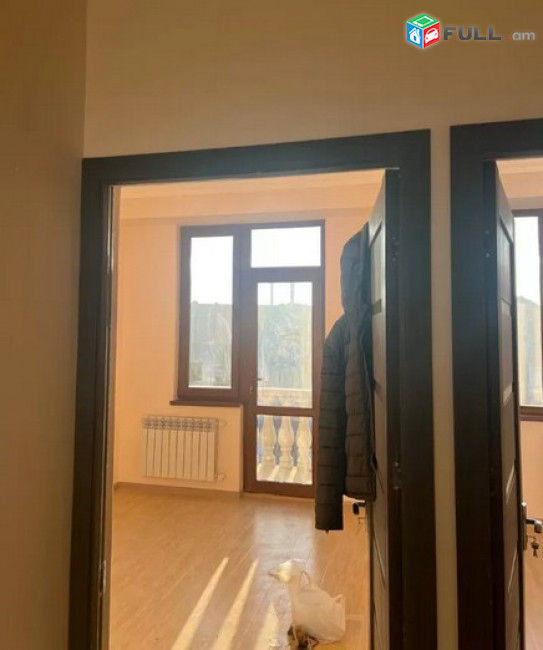 AK9008  Վարձով 3 սենյականոց բնակարան Նիկողայոս Ադոնցի փողոցում
