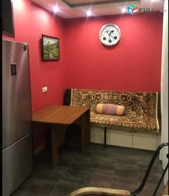AK9055  Վարձով 3 սենյականոց բնակարան  նորակառույց շենքում Վիկտոր Համբարձումյան փողոցում