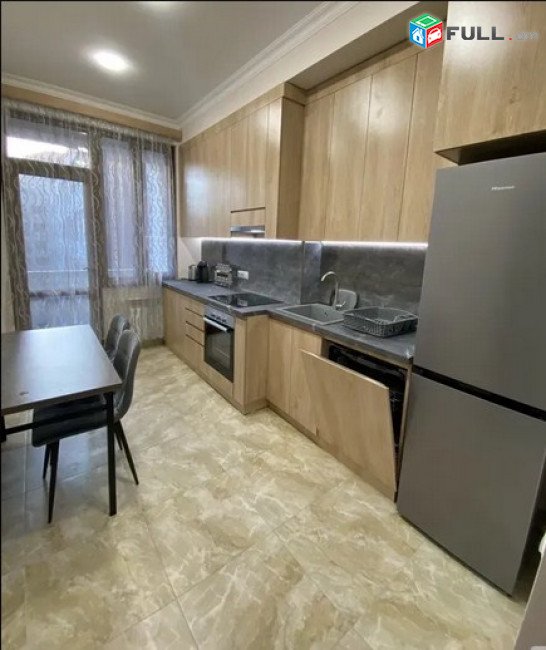 AK9056   Վարձով 3 սենյականոց բնակարան նորակառույց շենքում Նիկողայոս Ադոնցի փողոցում