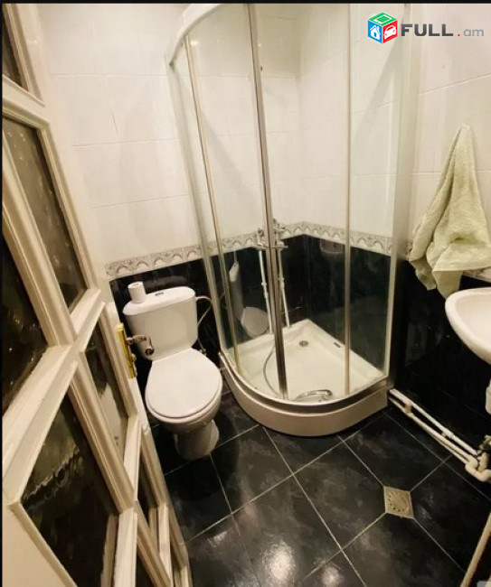 AK9067  Վարձով 4 սենյականոց բնակարան Չարենցի փողոցում