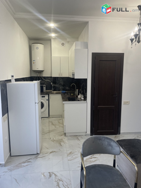 AK9082  Վարձով 2 սենյականոց բնակարան Վարդանանց փողոց , նորակառույց շենք 