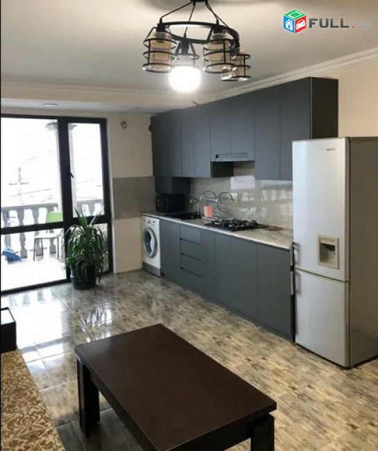 AK10028   Վարձով 3 սենյականոց բնակարան Վերին Անտառային փողոցում