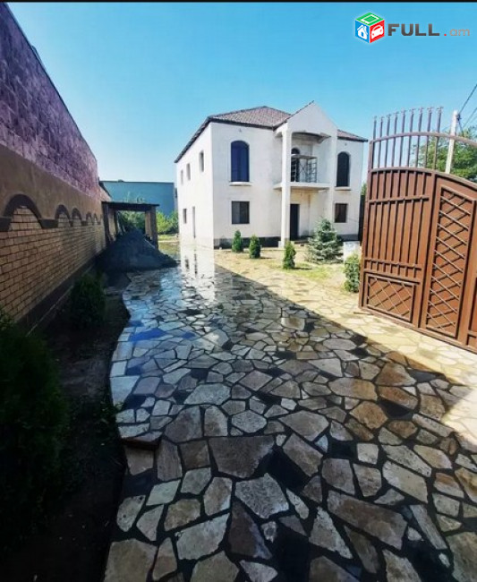 AK10046  Երկու հարկանի քարե տուն Ավանում, 245 ք.մ., 2 սանհանգույց, կապիտալ վերանորոգված