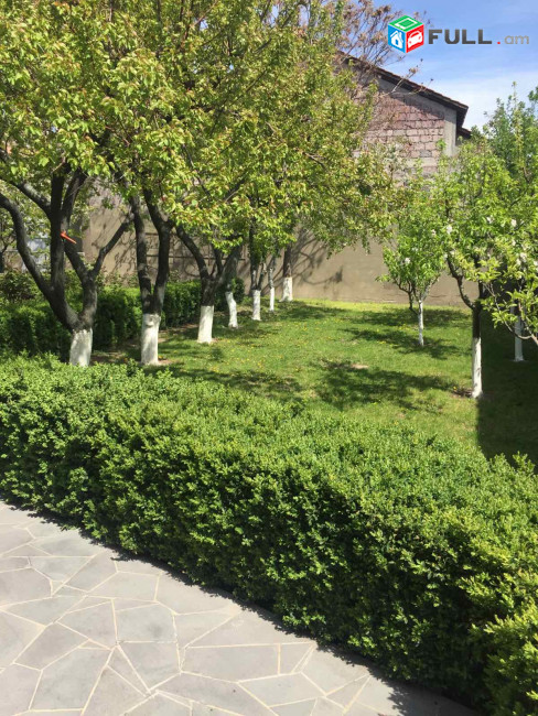 AK10066  Չորս հարկանի քարե տուն Արմենակ Արմենակյան փողոցում Նորք Մարաշում, 140 ք.մ., 3+ սանհանգույց
