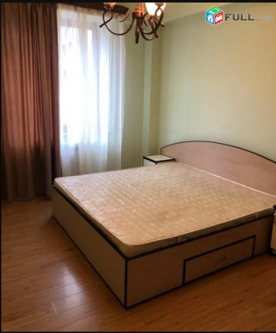 AK10078  Վարձով 3 սենյականոց բնակարան Խորենացու փողոցում