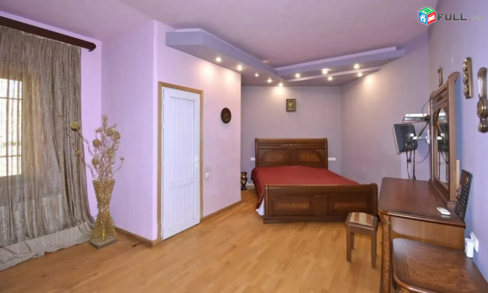 AK10082 Երեք հարկանի քարե տուն Կենտրոնական փողոցում Մալաթիա Սեբաստիայում, 430 ք.մ., 2 սանհանգույց