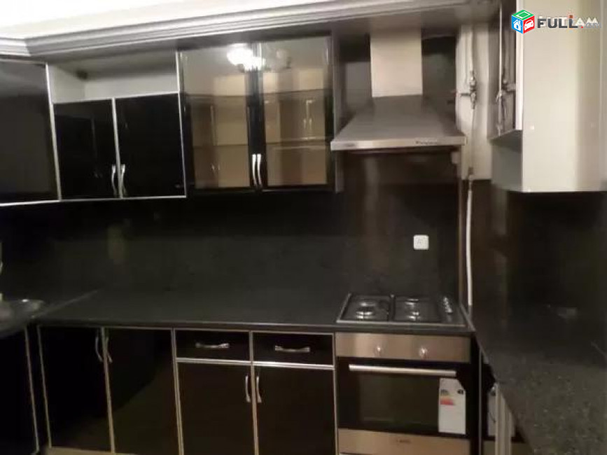 AK10101   Վարձով 4 սենյականոց բնակարան նորակառույց շենքում Դեղատան փողոցում