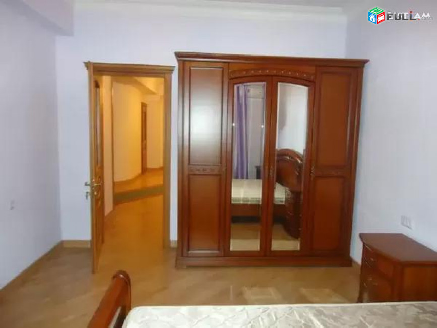 AK10101   Վարձով 4 սենյականոց բնակարան նորակառույց շենքում Դեղատան փողոցում