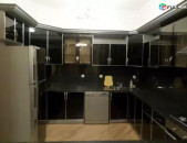AK10101   Վարձով 4 սենյականոց բնակարան նորակառույց շենքում Դեղատան փողոցում