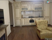 AK10125   վարձով 3 սենյականոց բնակարան  Սարյանի փողոցում