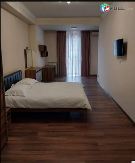 AK10142 Վարձով 3 սենյականոց բնակարան Արամի փողոցում 