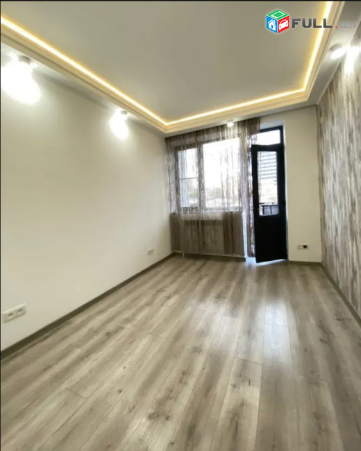 AK10179  Վարձով 3 սենյականոց բնակարան Գրիբոյեդով փողոցում
