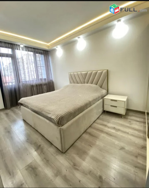 AK10179  Վարձով 3 սենյականոց բնակարան Գրիբոյեդով փողոցում
