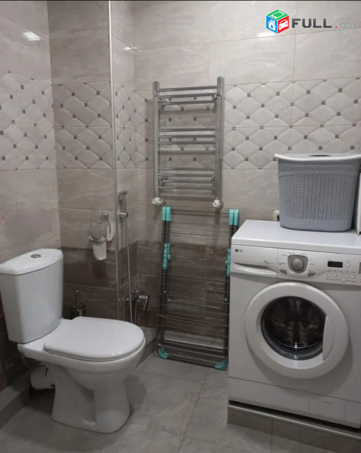 AK10198  Վարձով 3 սենյականոց բնակարան նորակառույց շենքում Չեխովի փողոցում