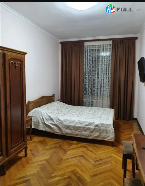 AK10211 Վարձով 3 սենյականոց բնակարան Հալաբյան փողոցում